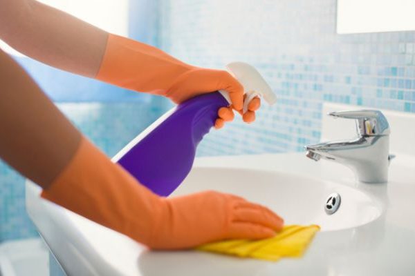 limpiar el baño limpiar el baño