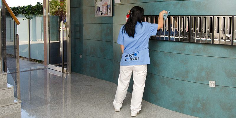 organizar la limpieza de una comunidad de vecinos