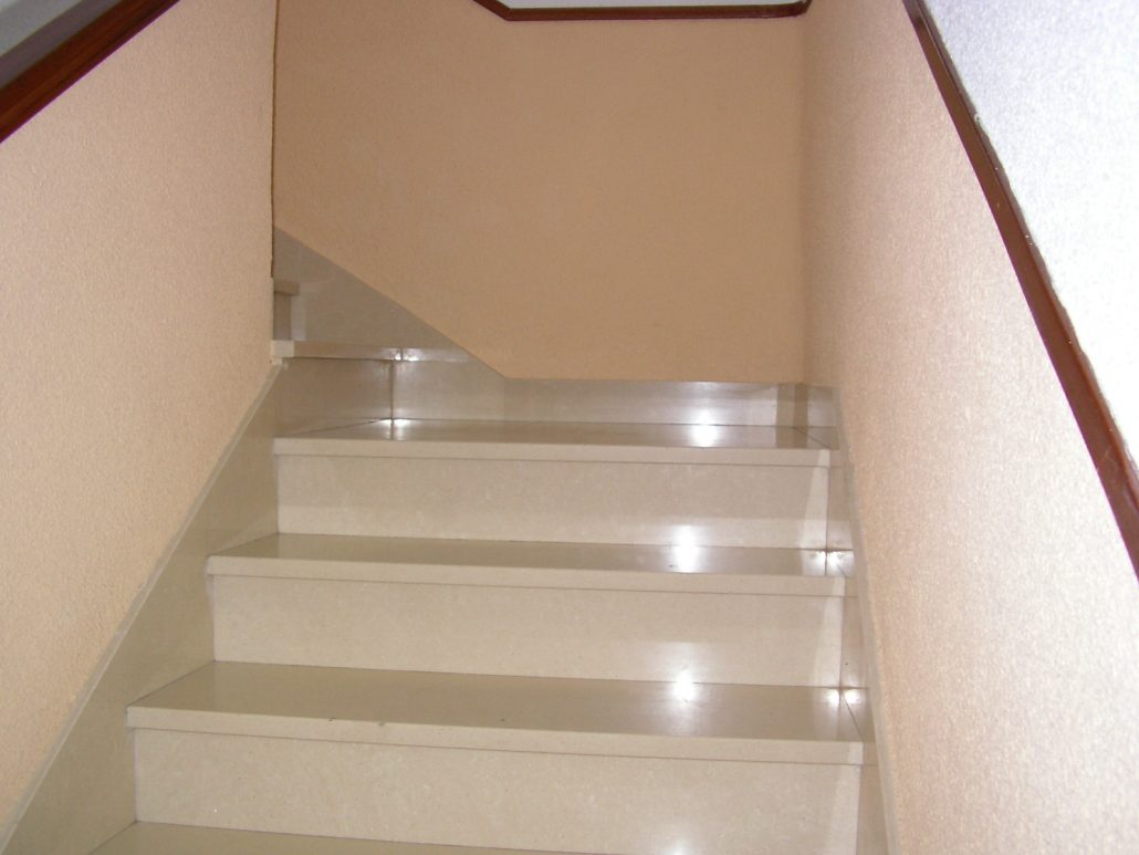 limpieza y mantenimiento de las escaleras