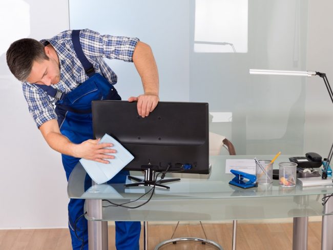 limpieza de mantenimiento en el entorno laboral