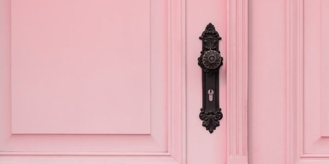 puerta-madera-limpiezas-trucos